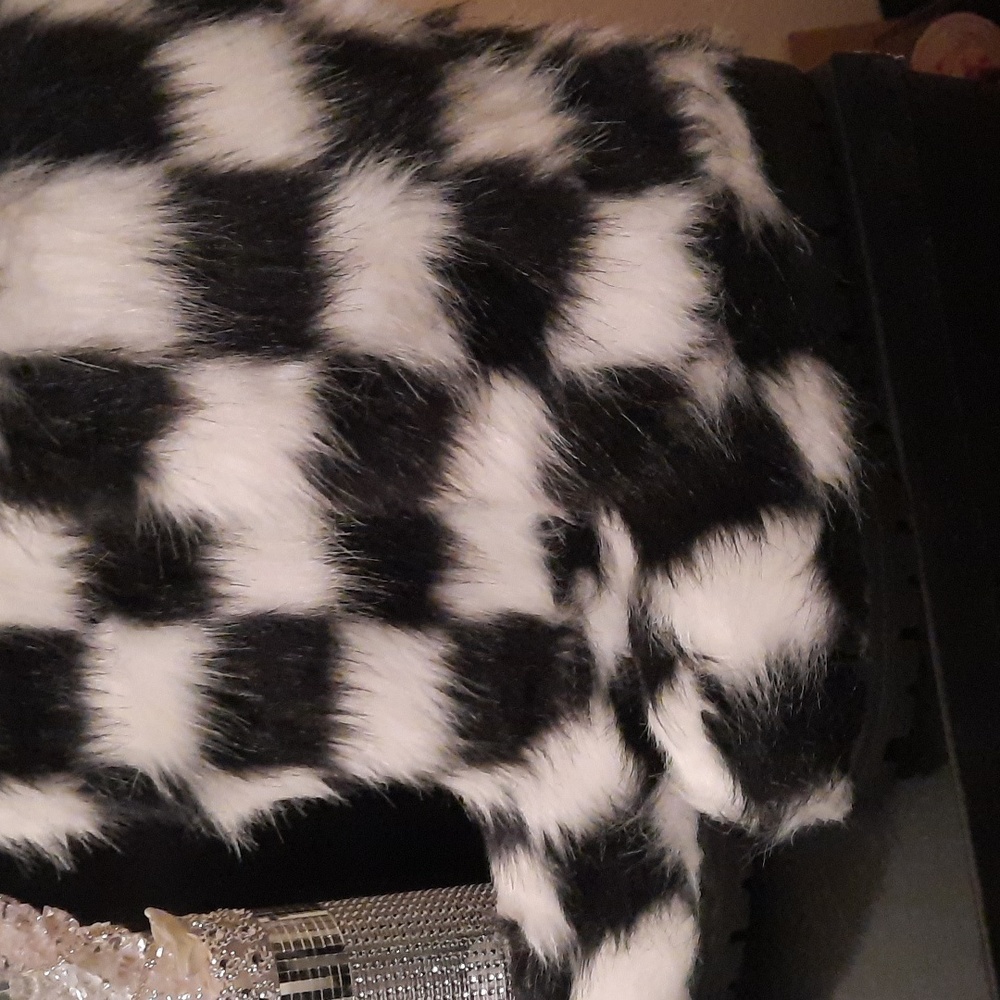 A bootie Back and White - Picture 9 of 10